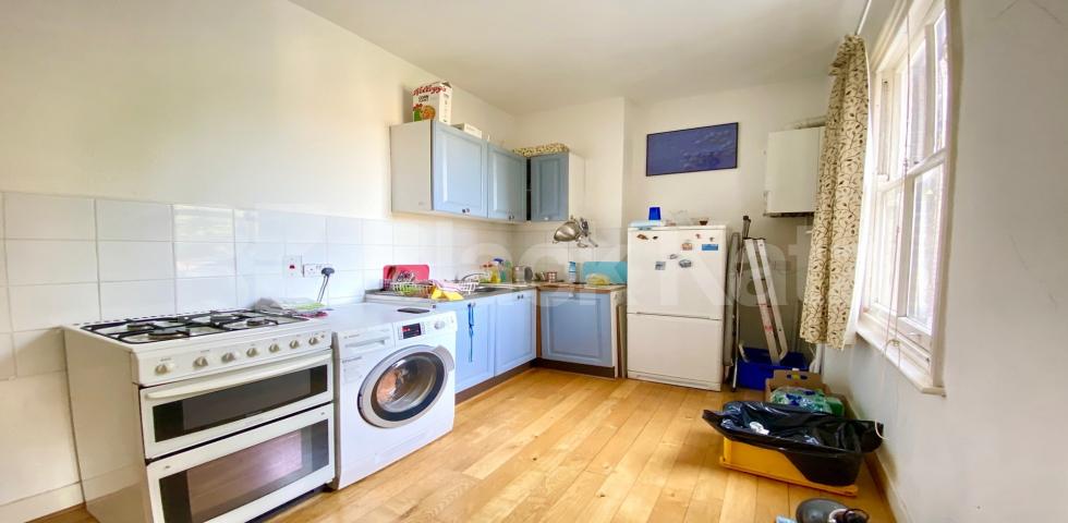 			VIRTUAL TOUR AVAILABLE!, 2 Bedroom, 1 bath, 1 reception Flat			 Church Lane, Hornsey